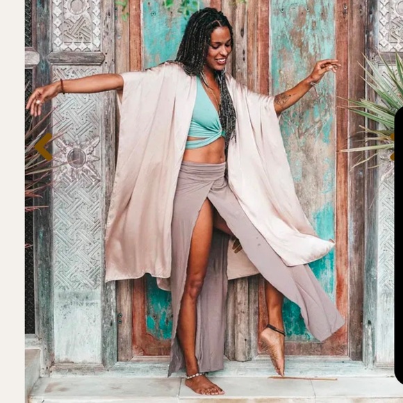 Warriors of the Divine 100% Silk Classic Angel Wing Kimono in Champagne / Blush - Picture 2 of 9